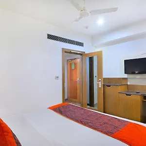 ホテル Hari Piorko Grand - 2 Min From New Railway Station, デリー
